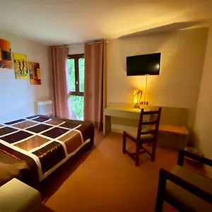 - Restaurant De La Paix Hotel